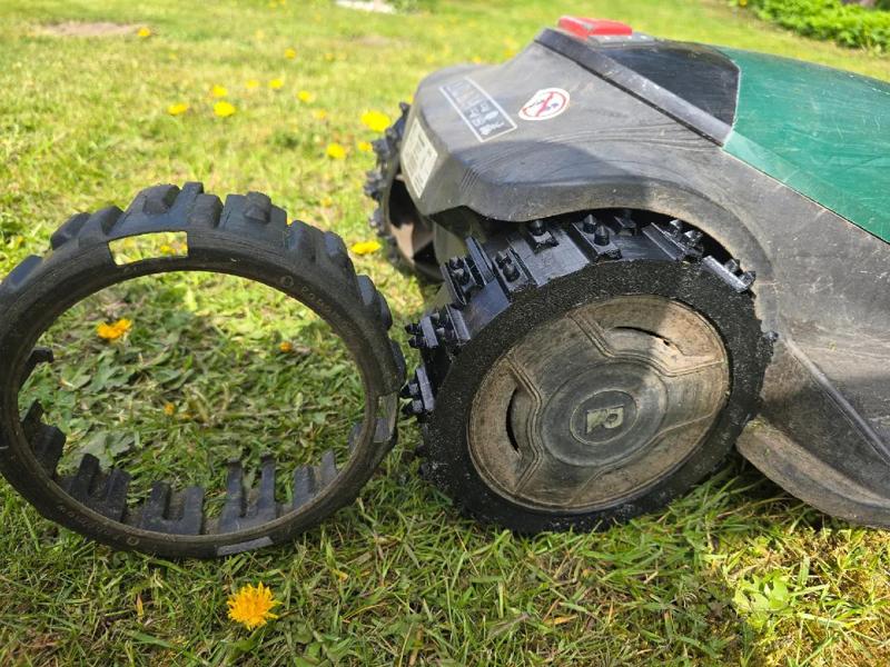 Robomow wheelspikes
