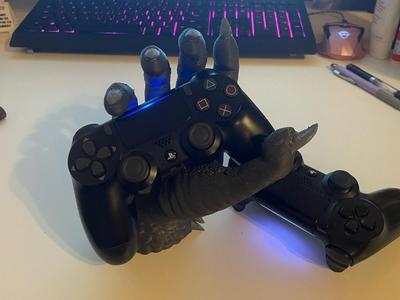 Dragon Claw Controller Stand