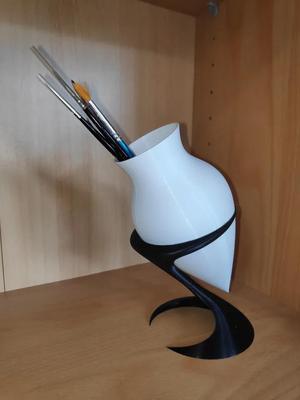 Off center vase – Pen & brushes holder