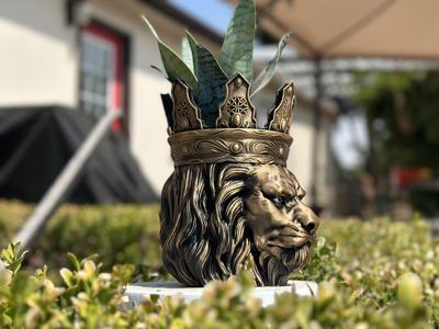 Majestic Lion Planter/Bowl (Support Free)