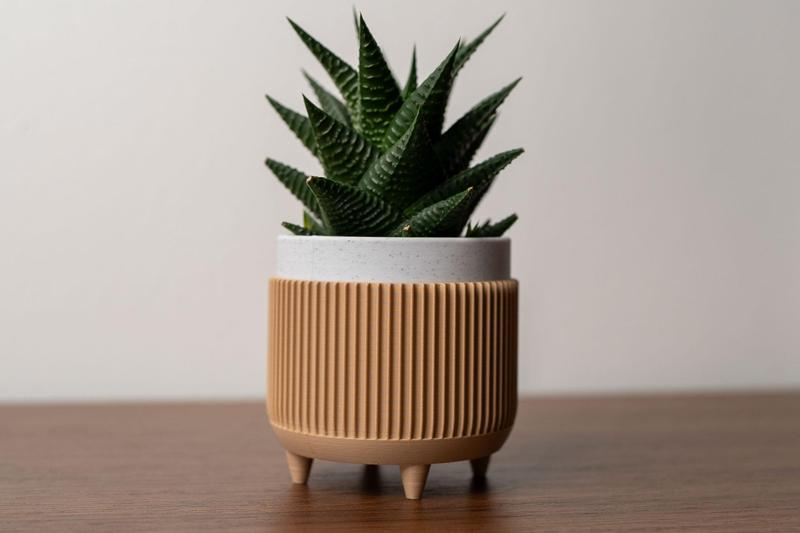 The Lloyd – Planter with Legs by LoftedGoods