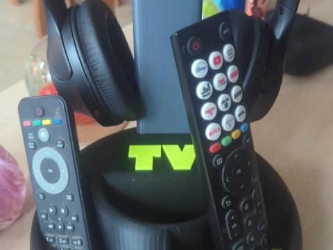 Headphone holder