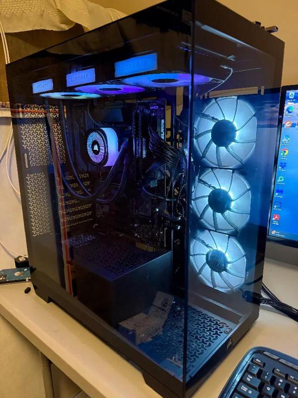 Corsair 3500X mount to allow two more 2.5 SSD drives. (work in progress)   