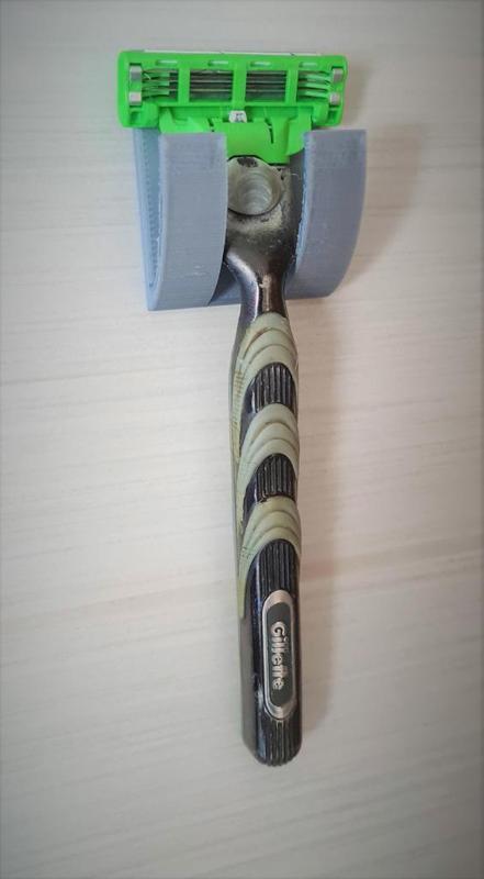 Simple razor holder