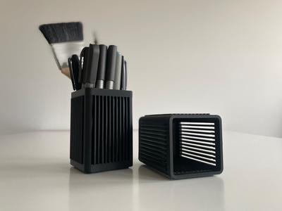 Minimalist and elegant Pen & Pencil Holder