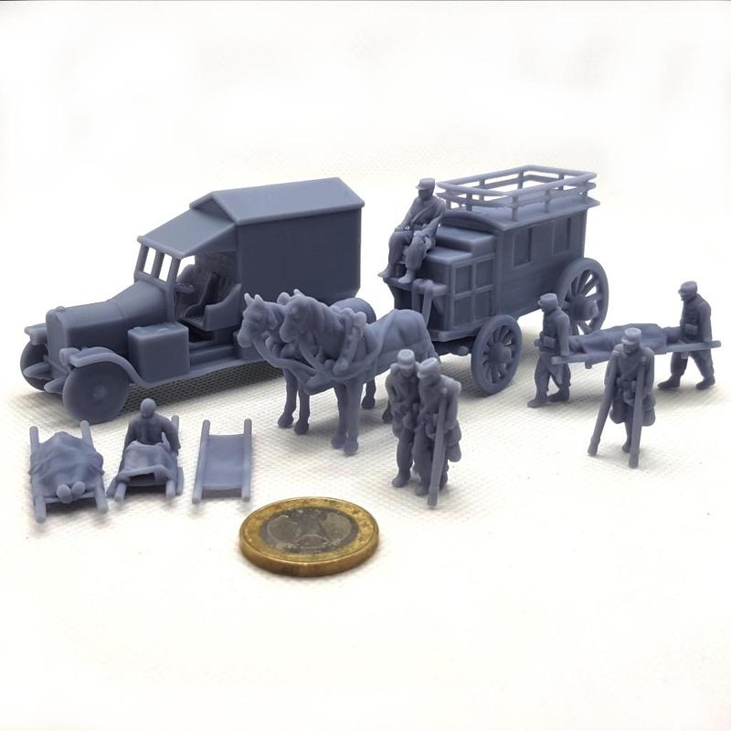 French soldiers WWI, ambulances and stretchers, 25mms.