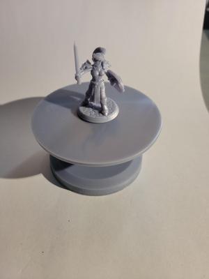 Spinning mini cake stand