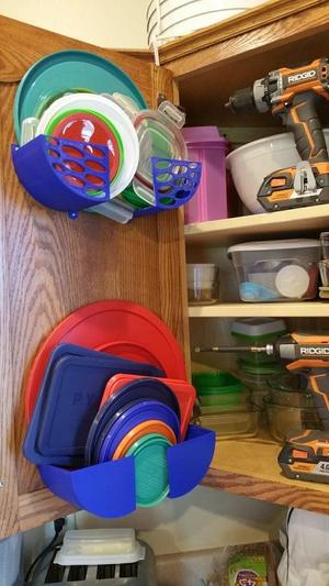 Tupperware lid holder
