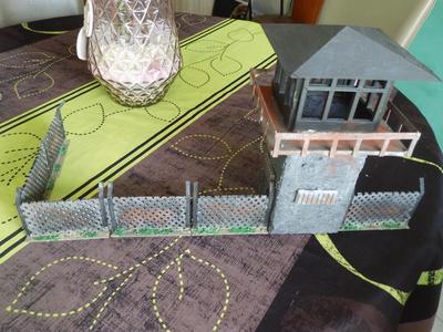 Guard / prison fence – 28 / 32 mm – The Walking dead