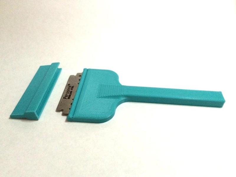 razor blade scraper with cover