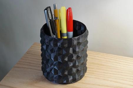 Low Poly Pot or Pencil Holder