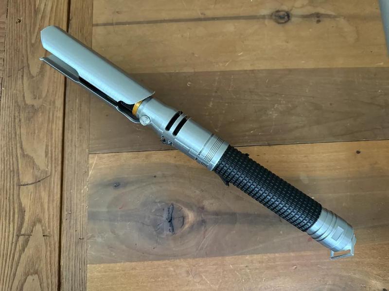 Cal Kestis/Jaro Tapal Lightsaber   