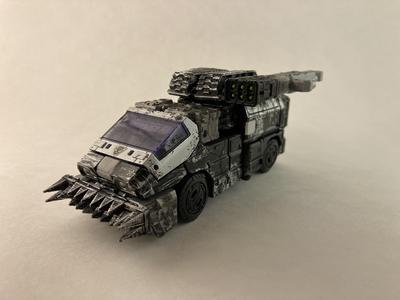 Transformers WFC Siege Deseeus Army Drone Ironhide Spikes Punk Metal Kit