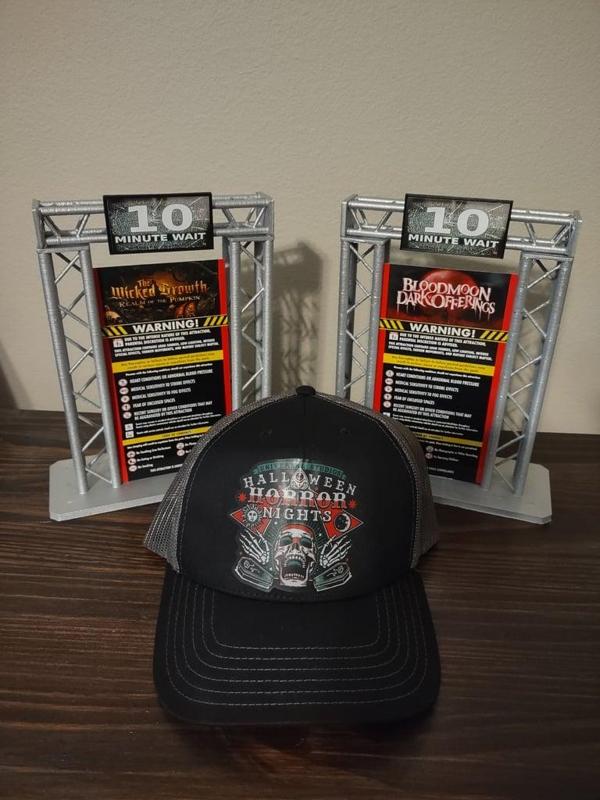 Halloween Horror Nights Wait Sign Display Model