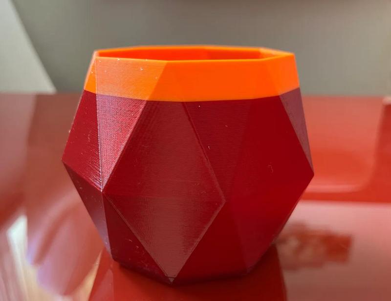 Váza (vase or planter)