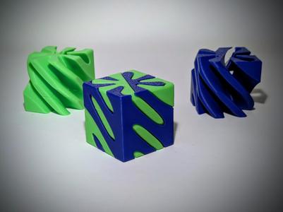 Impossible Self-Passthrough cube