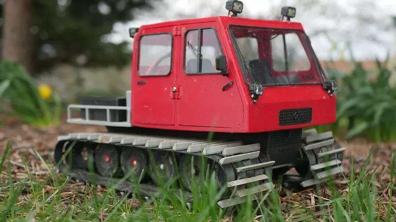 1/10 Scale PistenBully Scout Snow cat