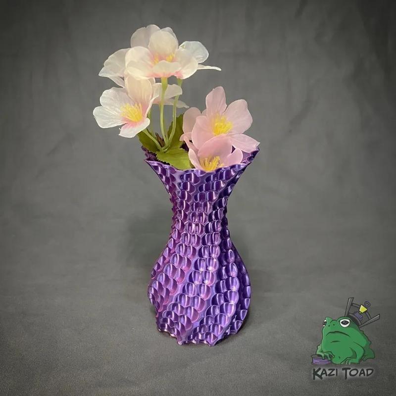 Dimple Helix Vase (Vase No. 13)