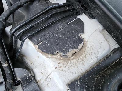 Заглушка под капот Audi A4 B9