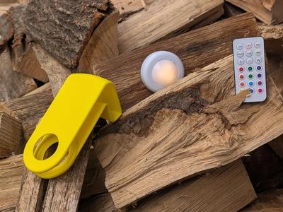 Lamp _ Remote Controlled 16-color RGBW Puck Lights