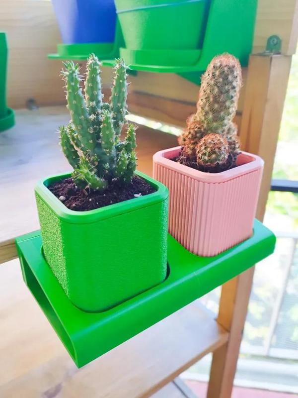 Wall mount for square mini planters   