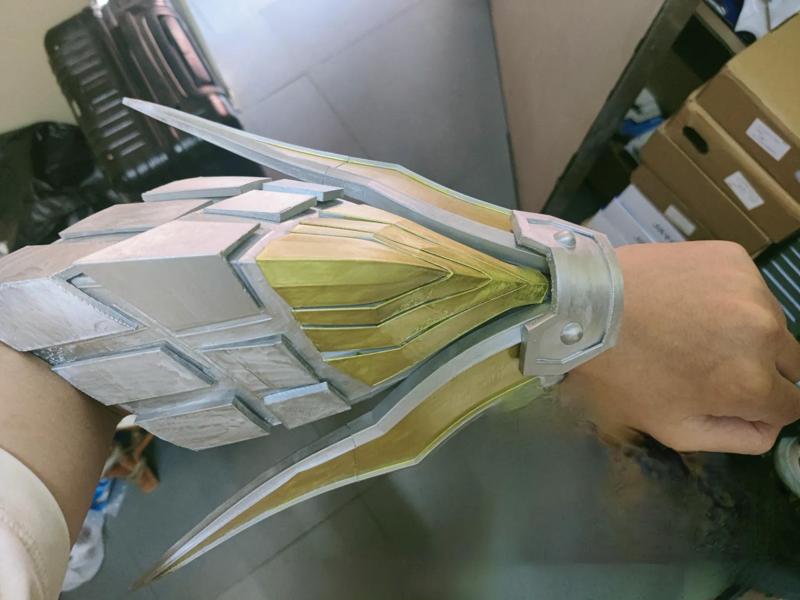 Ultimate Emperor Armor – Bracers + Test File