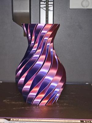 Twisting Pillars Vase