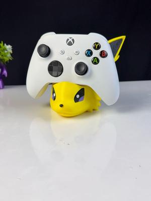 Jolteon Controller Holder