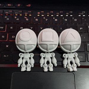 SQUID GAME FLEXI TOY PLUS KEYRING