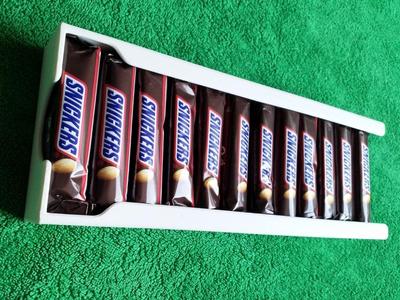 SNICKERS dispenser / SNICKERS Spender