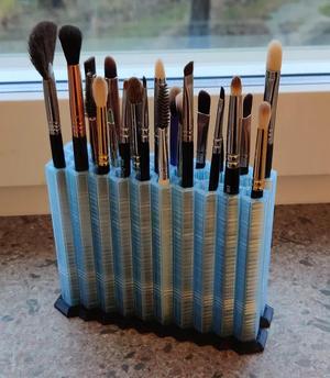 Vase mode Make up brush stand – Small brushes