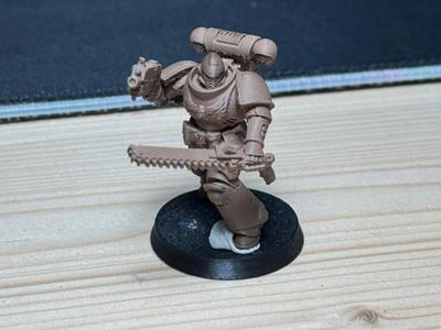 Assault Space Marine w Chainsword 3 Warhammer 40k