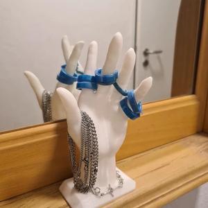 Hand jewelry holder
