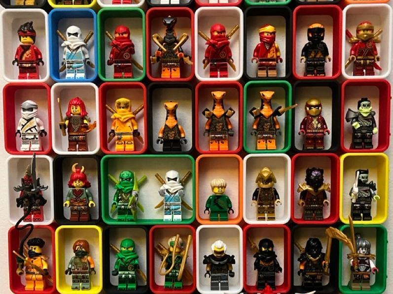 Linkable frames for Leg0 Mini-figs