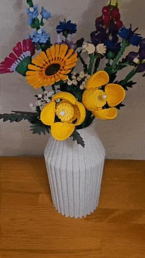 Minimalist flower vase