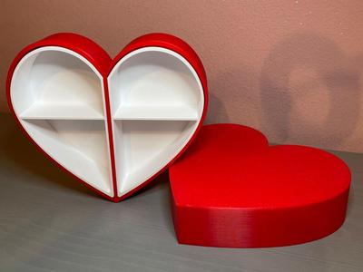 Heart-shaped trinket holder
