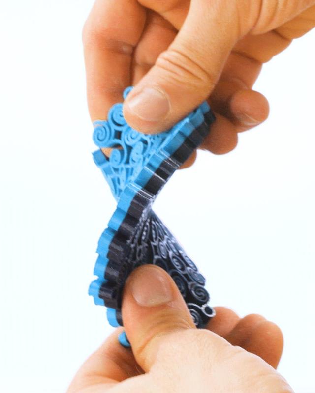 Stretchy Spiral Square 02