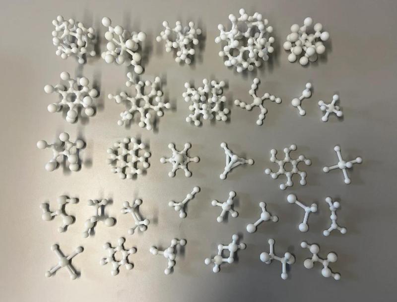 The 32 Crystallographic Point Groups (“molecules” set)