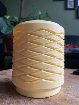 Knurled pattern planter
