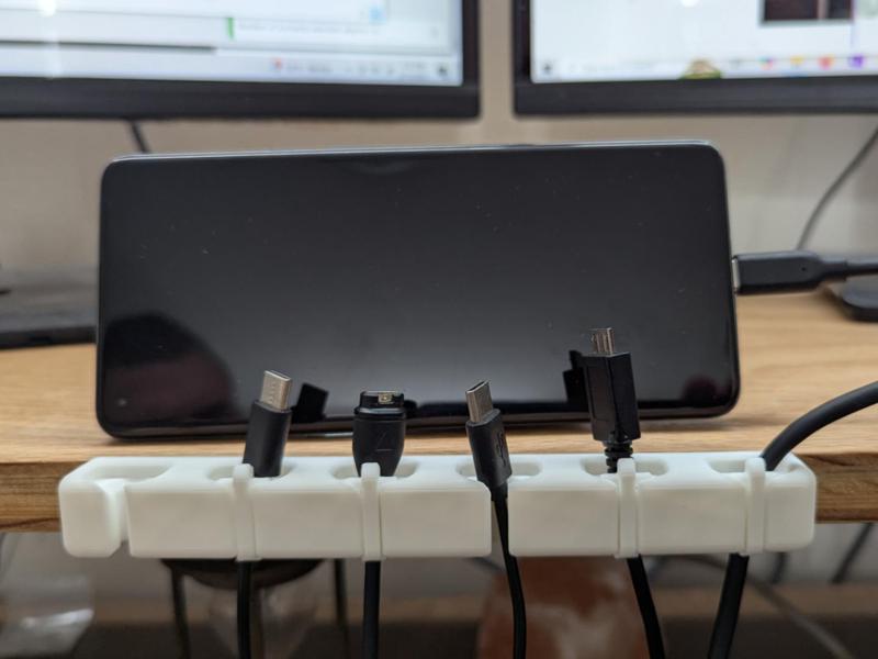 USB Cable oraganizer and Lock
