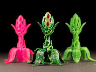 Tabletop plant: “Eggplant” (Alien Vegetation 04)