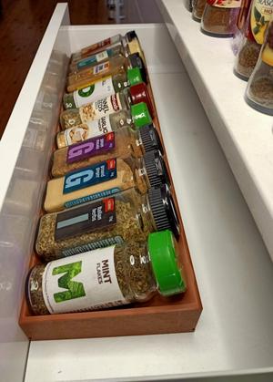 Spice rack for drawer
