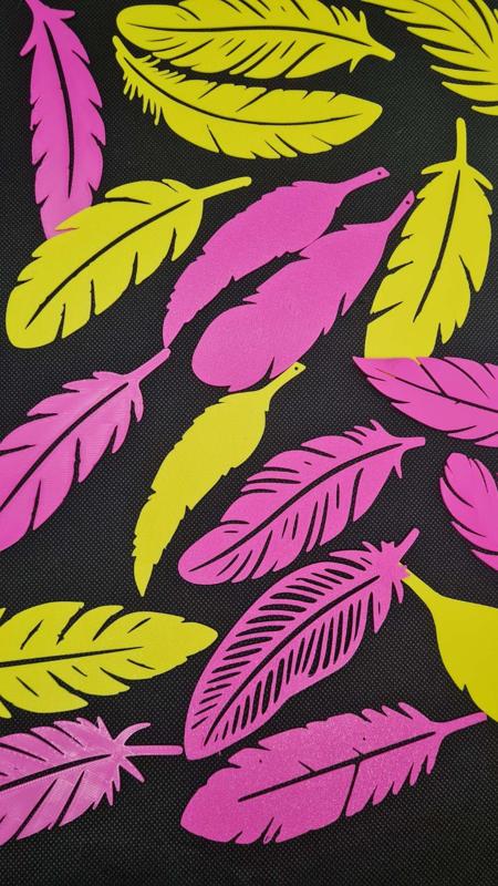 Flat Easter decor feathers/leafs