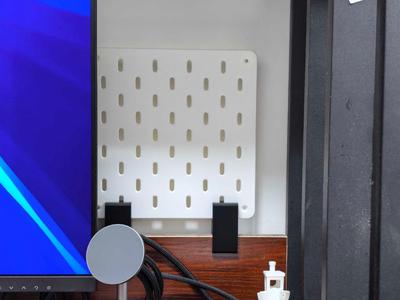 Dual-Head Pegboard Clamp, Compatible with 5mm Boards, Holds 16.3mm Desktops