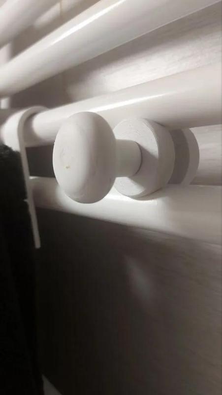 Bathroom radiator hanger