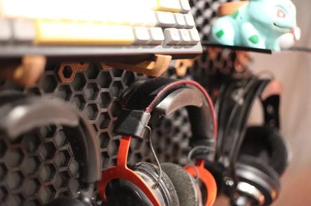 Universal Headphone Holder