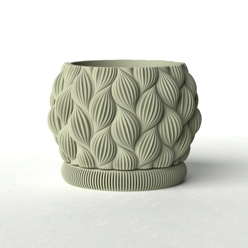 Planter with dripping tray