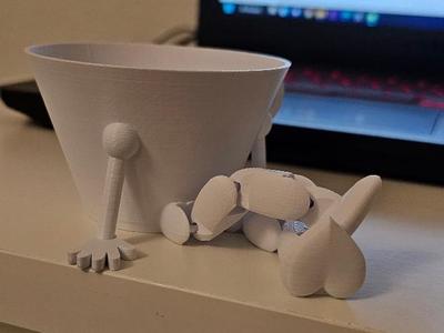 Cup of espresso with flexi HEART legs.