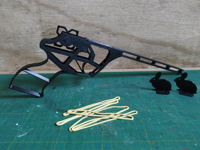 Rubber gun / Pistola de elastico