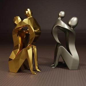 Low Poly Mother’s Day Sculpture – Mother and Child